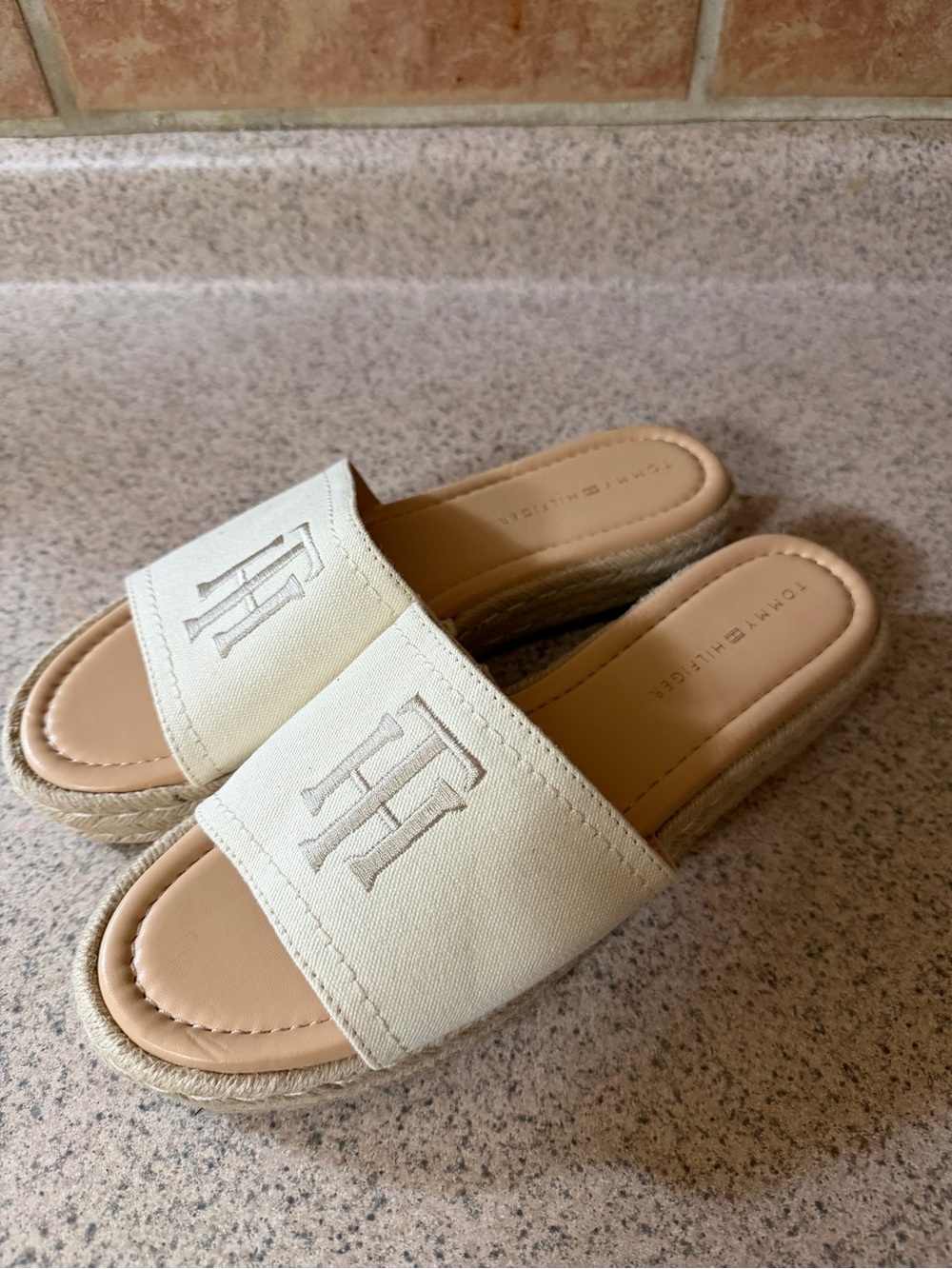 NEW! Tommy Hilfiger Women’s Espadrille Platform Slide Sandals Ivory - Size 9